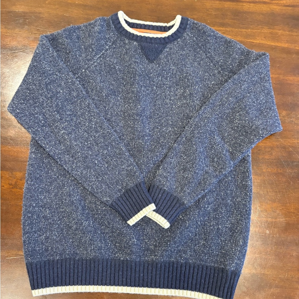 Cambridge Dry Goods Blue Crewneck Sweater with Classic Design